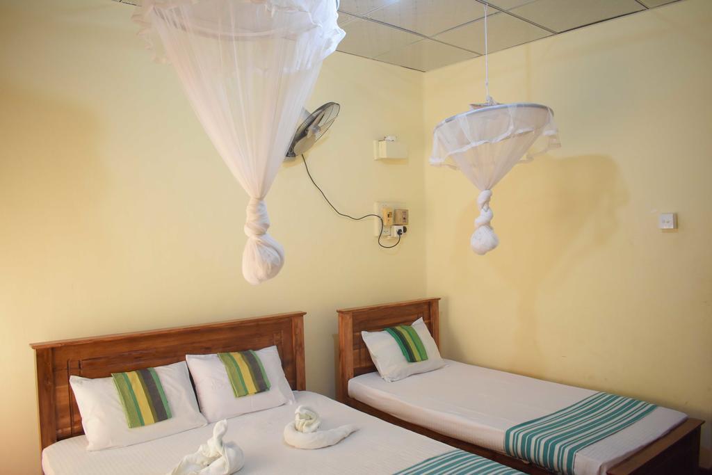 Ranliya Lodge Anuradhapura Ngoại thất bức ảnh
