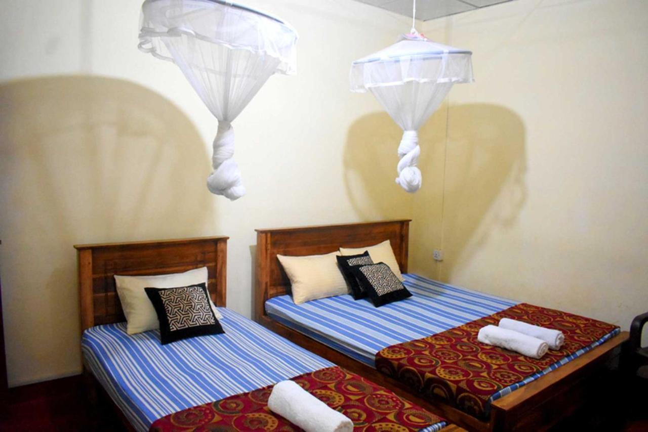 Ranliya Lodge Anuradhapura Ngoại thất bức ảnh